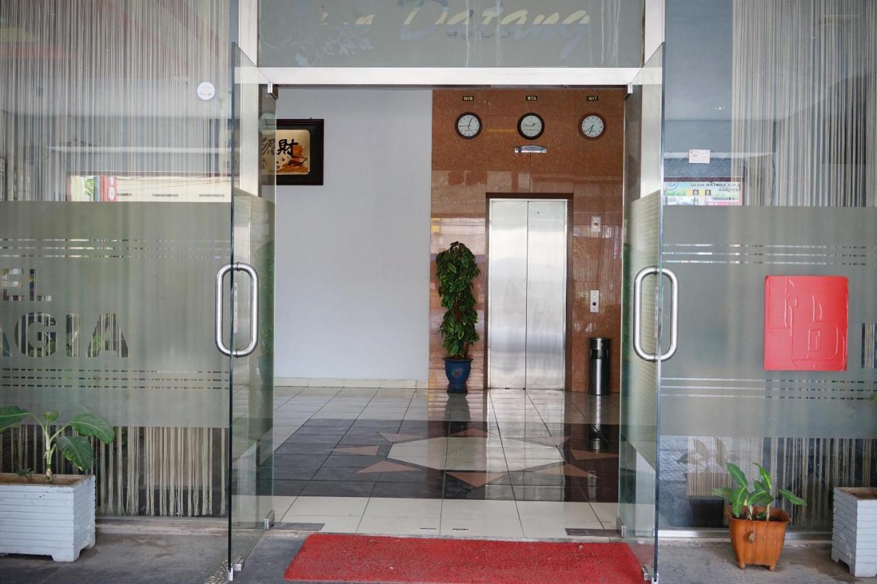 Oyo 2291 Hotel Bahagia มากาซาร์ ภายนอก รูปภาพ