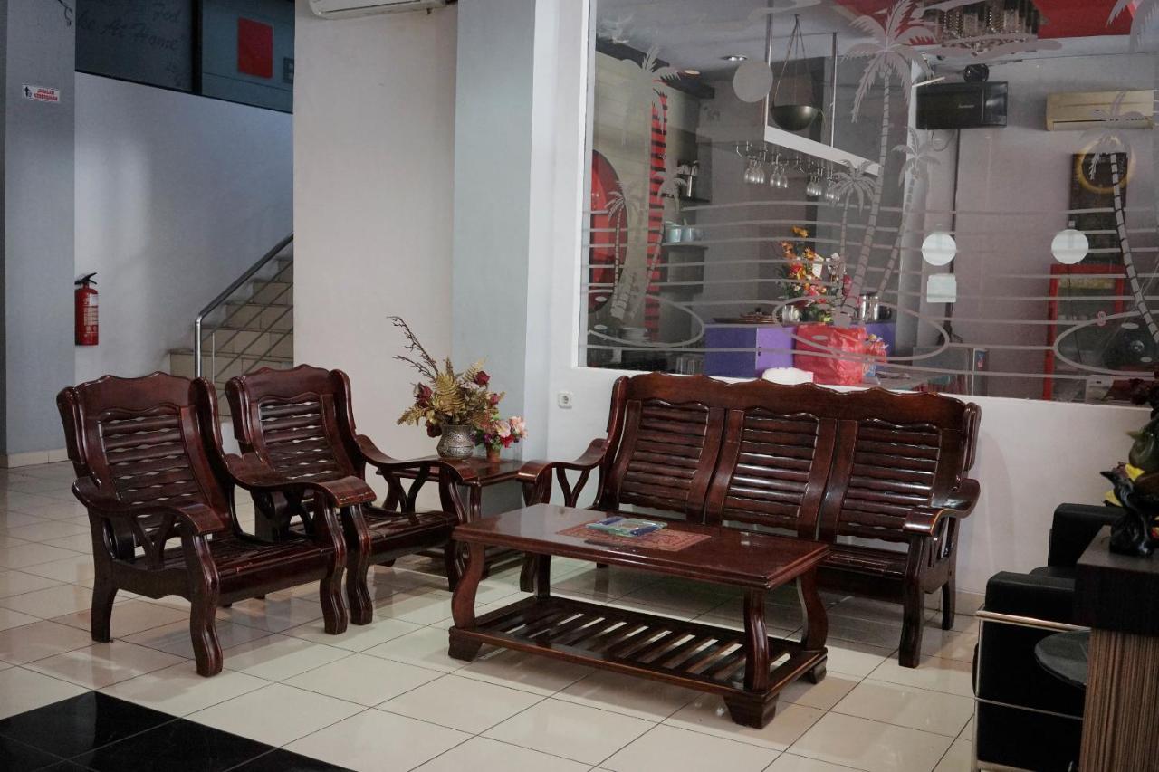 Oyo 2291 Hotel Bahagia มากาซาร์ ภายนอก รูปภาพ