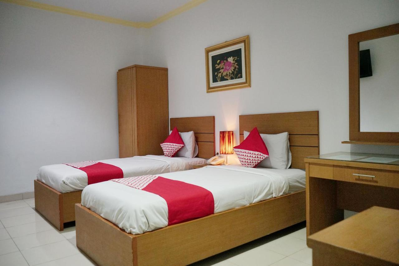 Oyo 2291 Hotel Bahagia มากาซาร์ ภายนอก รูปภาพ