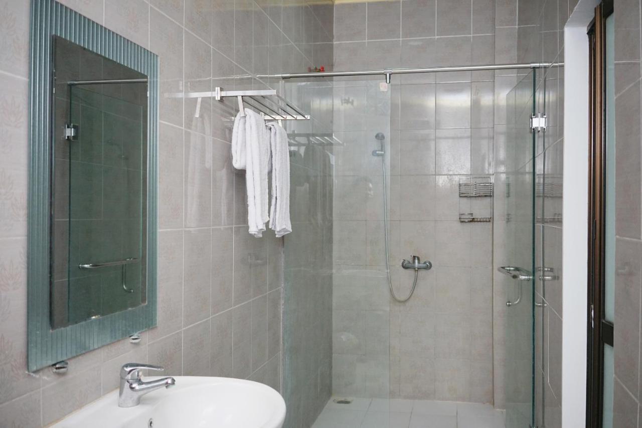 Oyo 2291 Hotel Bahagia มากาซาร์ ภายนอก รูปภาพ