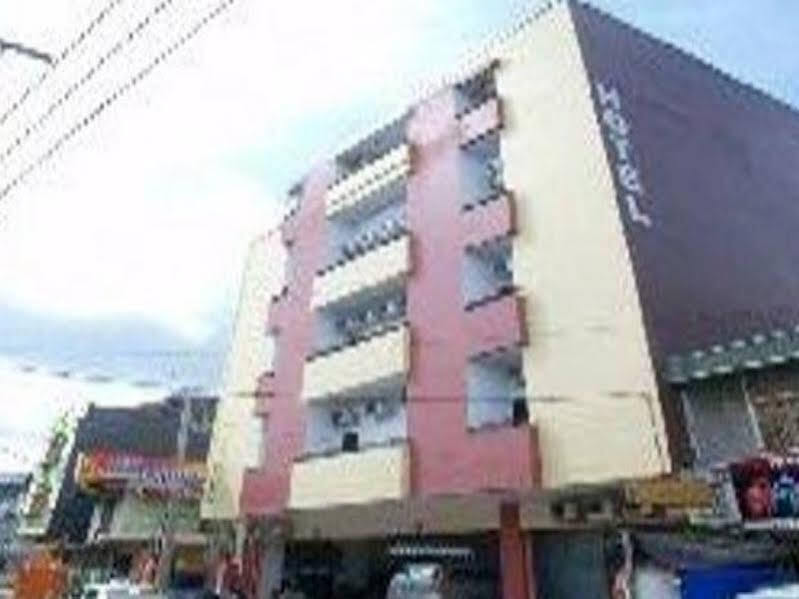 Oyo 2291 Hotel Bahagia มากาซาร์ ภายนอก รูปภาพ